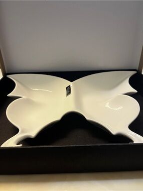 Verdici Butterfly Shaped Porcelain Serving Platter in White 2 compartments